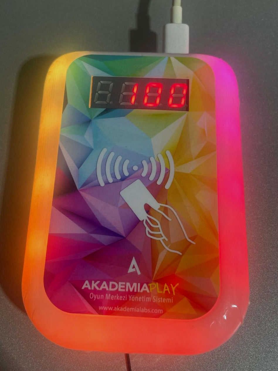 AkademiaPlay para yükleme cihazı ve RFID bakiye yükleme okuyucusu